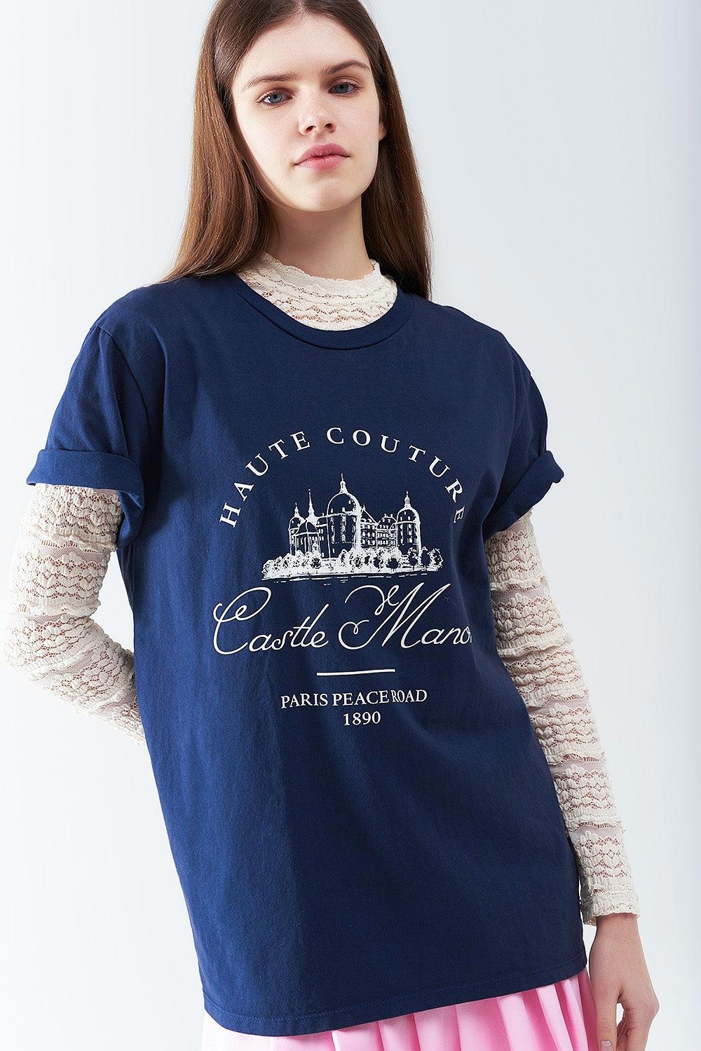 Camiseta azul oscuro con diseño de castillo señorial Q2