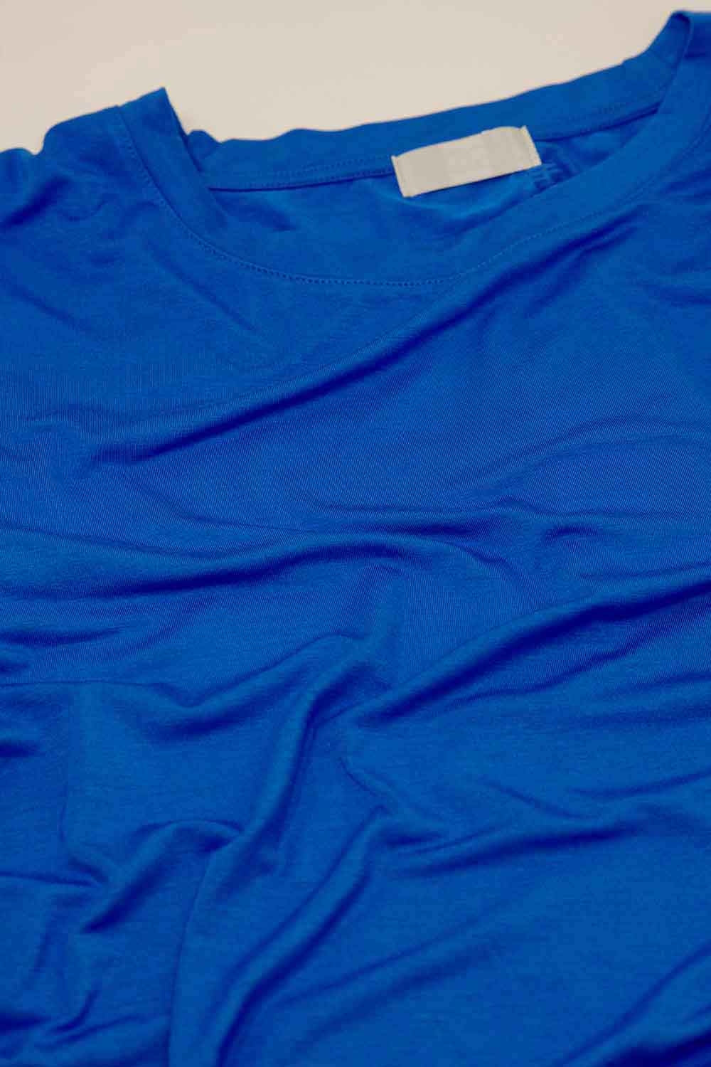 Camiseta básica azul con cuello redondo de viscosa Q2