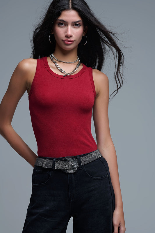 Q2 Camiseta básica de punto supersuave en rojo rubí