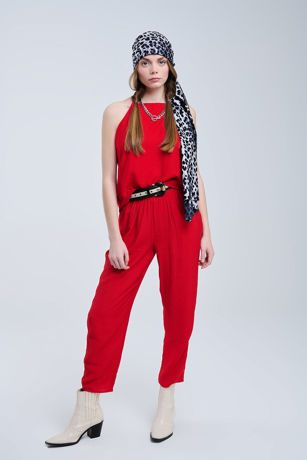 Camiseta básica de verano con cuello halter en rojo cereza Q2