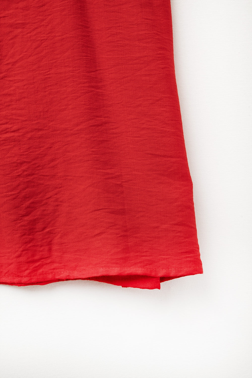Camiseta básica de verano con cuello halter en rojo cereza Q2