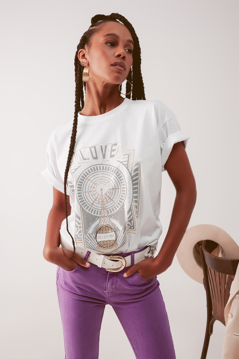 Camiseta blanca con logo vintage Q2
