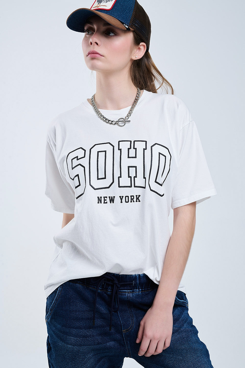 Camiseta blanca oversize con Soho New York en la parte delantera Q2