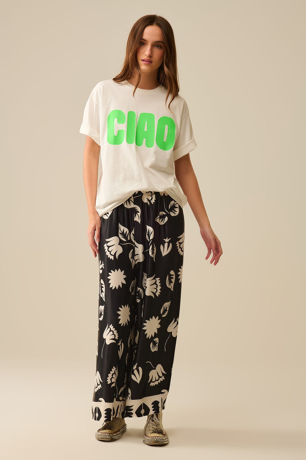 Camiseta blanca relajada CIAO con letras verdes Q2
