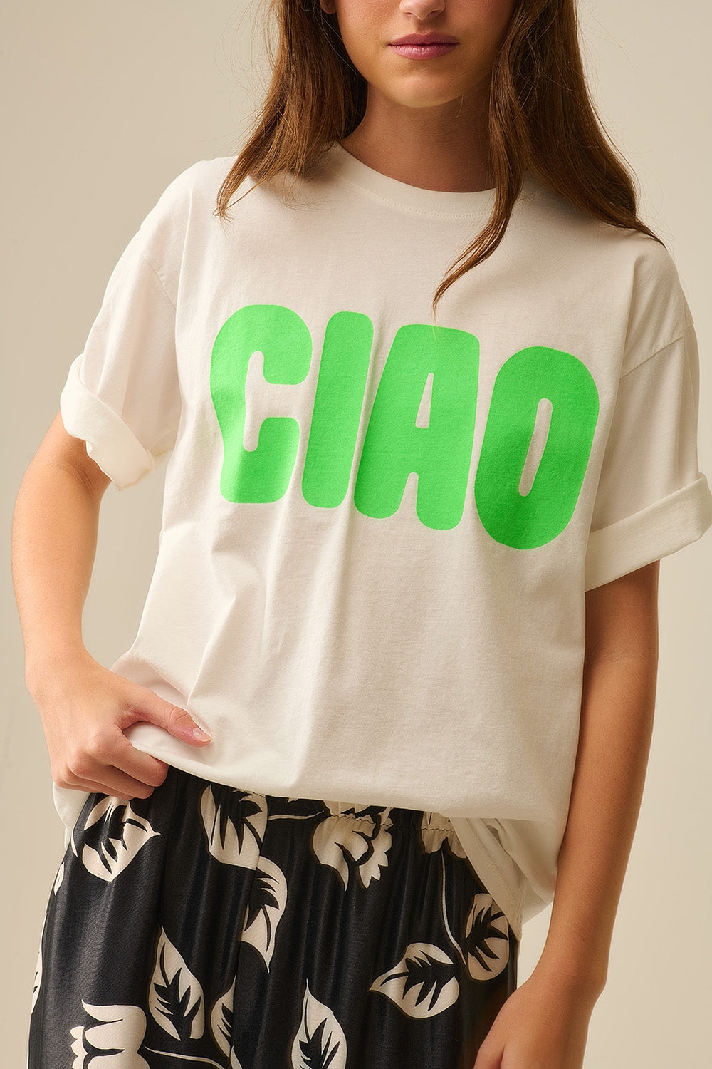Camiseta blanca relajada CIAO con letras verdes Q2