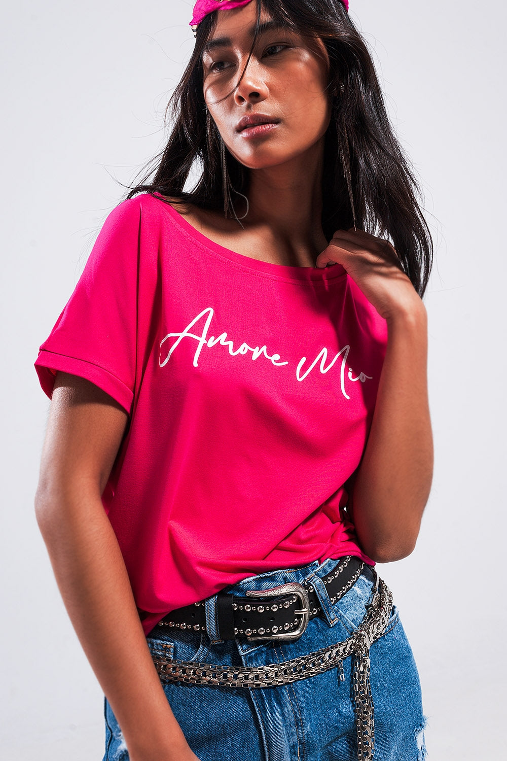Camiseta color fucsia con texto Amore Mio Q2
