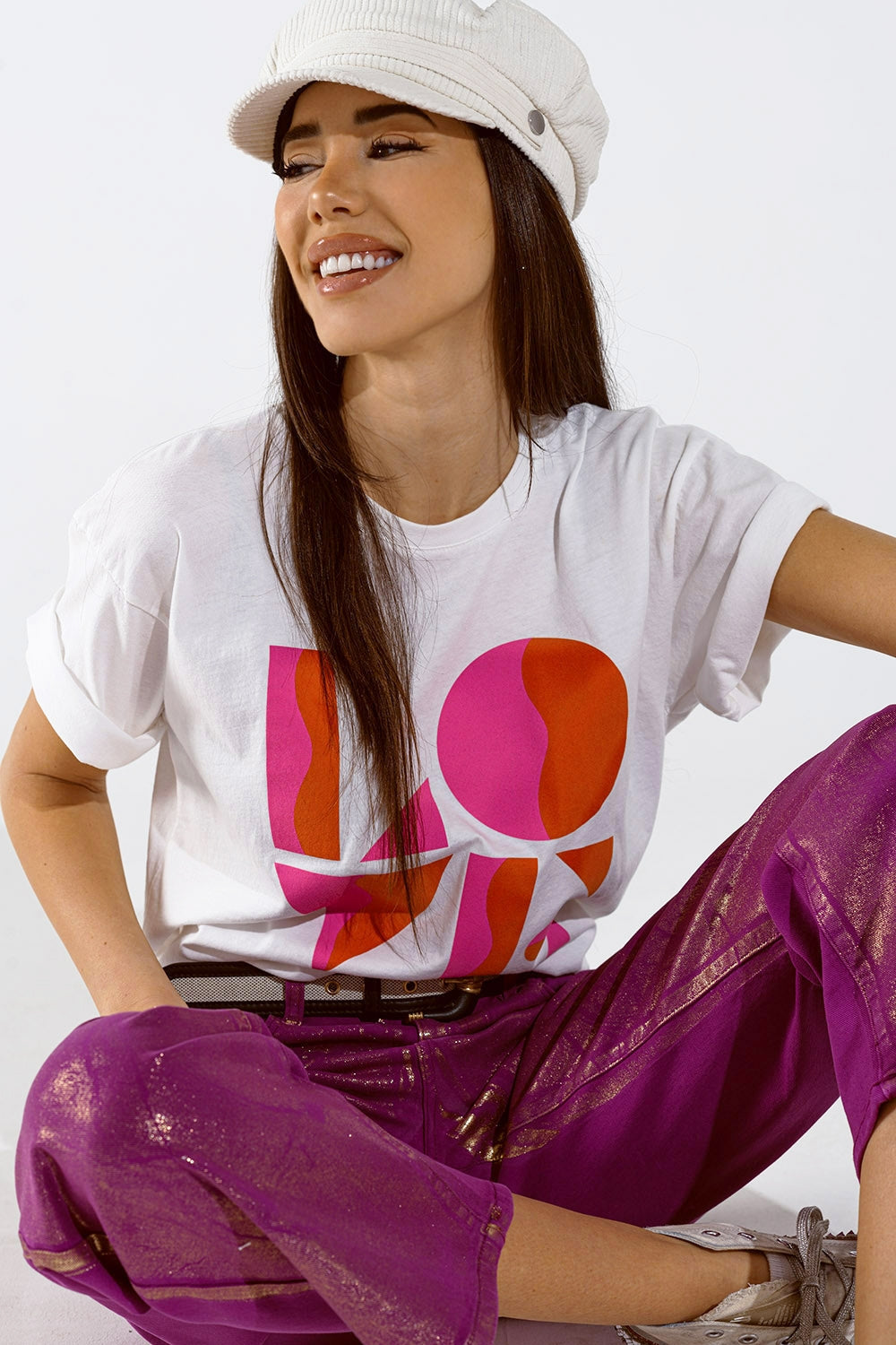 Camiseta con estampado digital LOVE art deco en blanco Q2