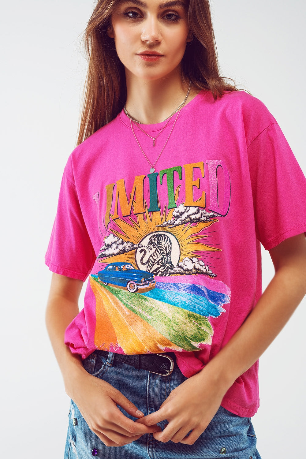 Camiseta con estampado gráfico limitado en Fucsia Q2
