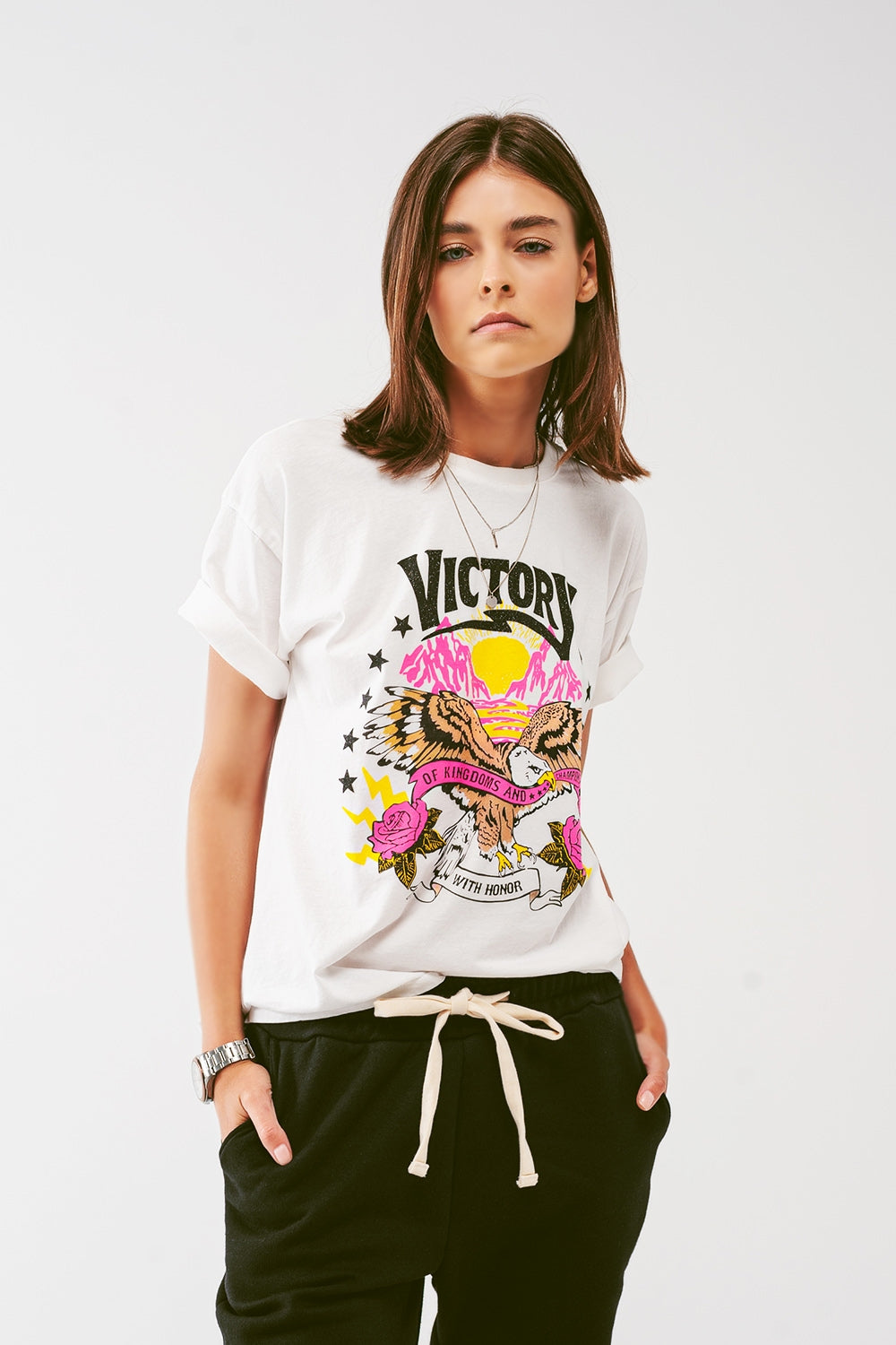 Camiseta con texto Victory en blanco Q2