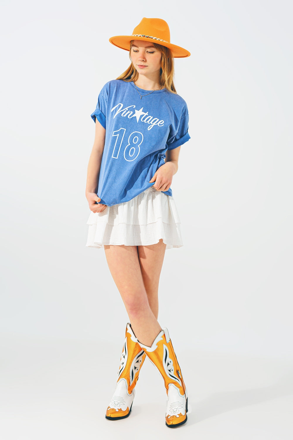 Camiseta con Texto Vintage 18 en Azul Q2