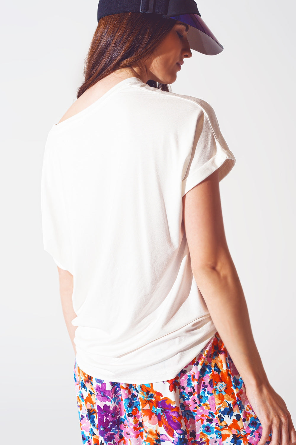 Camiseta de cuello de barco con texto Good Vibe en blanco y rosa Q2