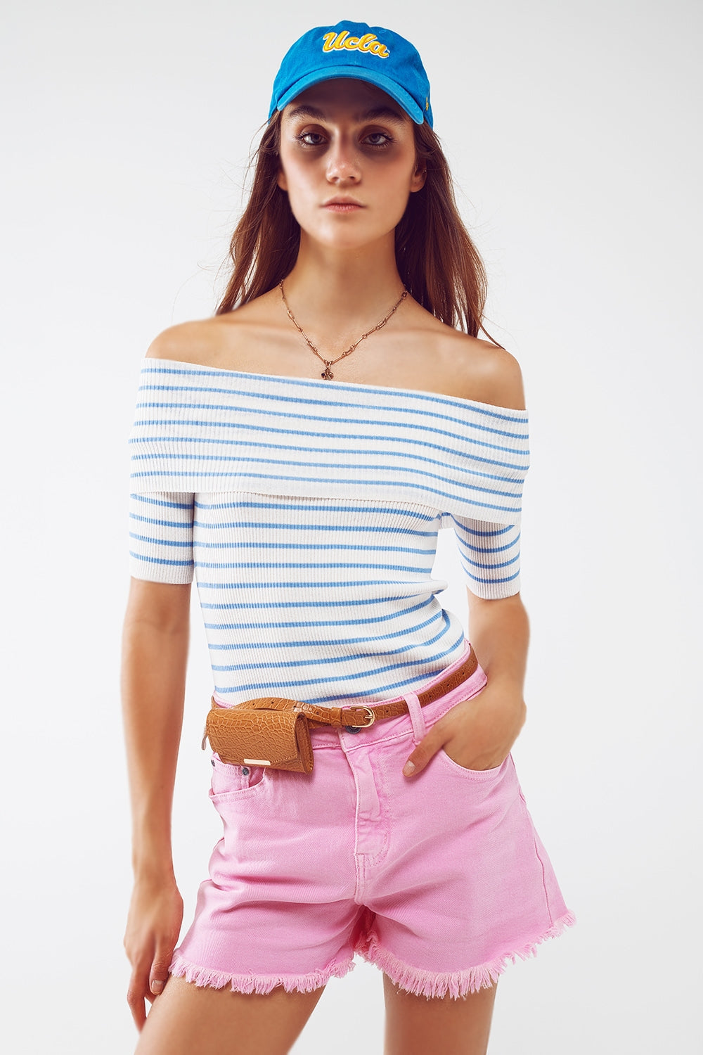 Camiseta de manga 3/4 a rayas con cuello barco en azul Q2