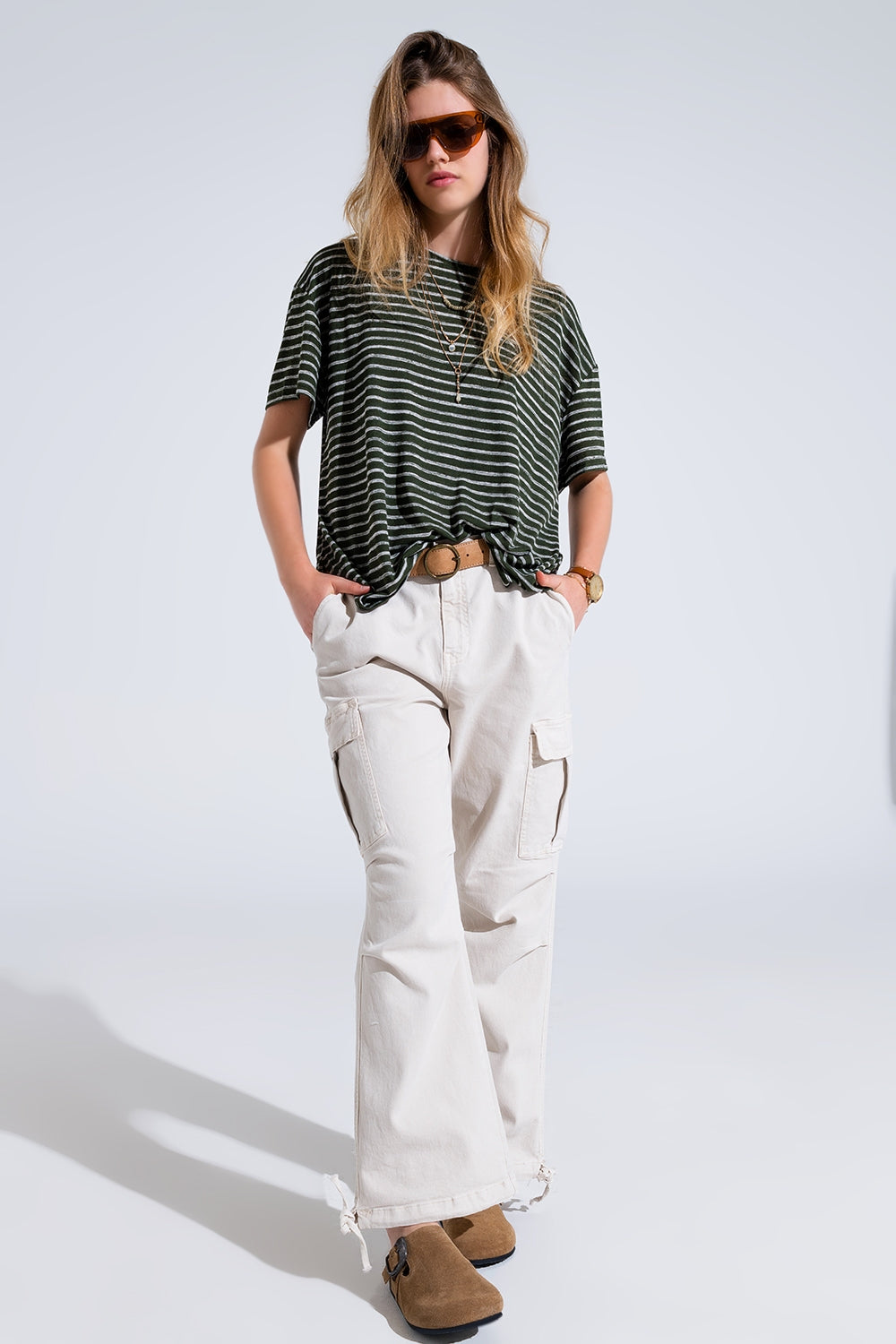 Camiseta de rayas Relaxed con cuello redondo en color caqui Q2