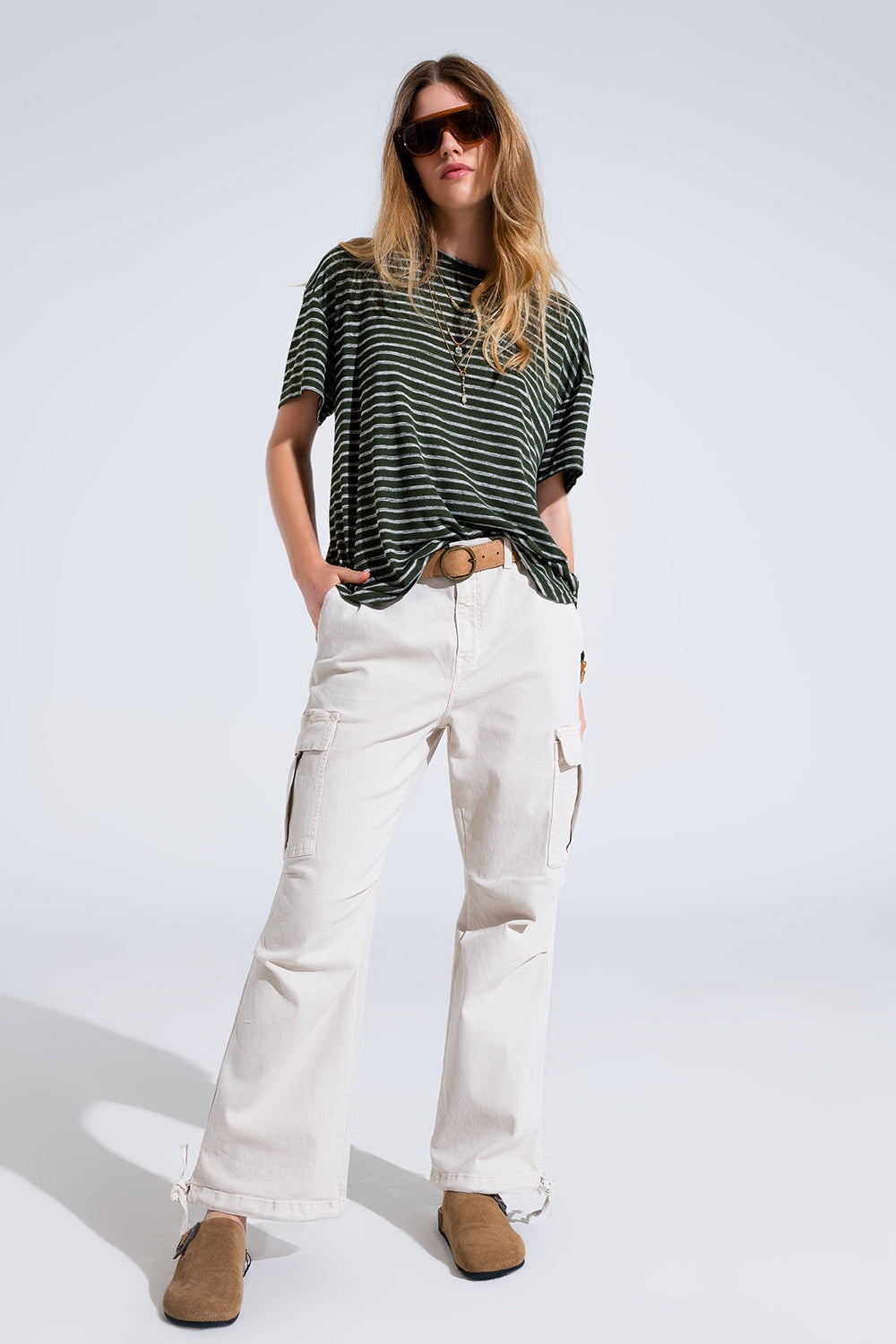 Camiseta de rayas Relaxed con cuello redondo en color caqui Q2