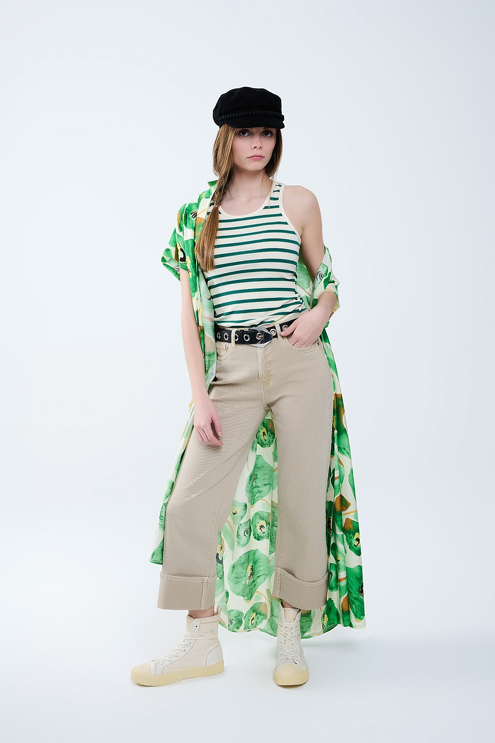 Camiseta de tirantes blanca a rayas con detalles verdes Q2