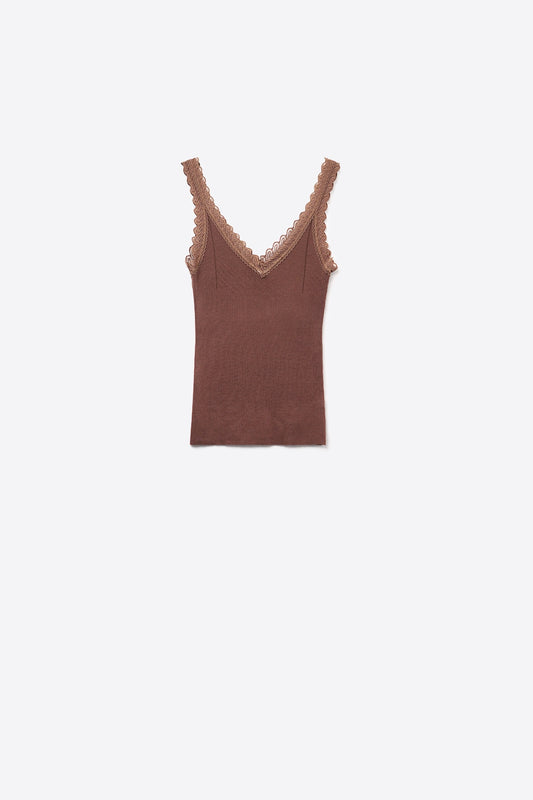 Q2 Camiseta de tirantes con cuello redondo y ribete de encaje en marrón chocolate