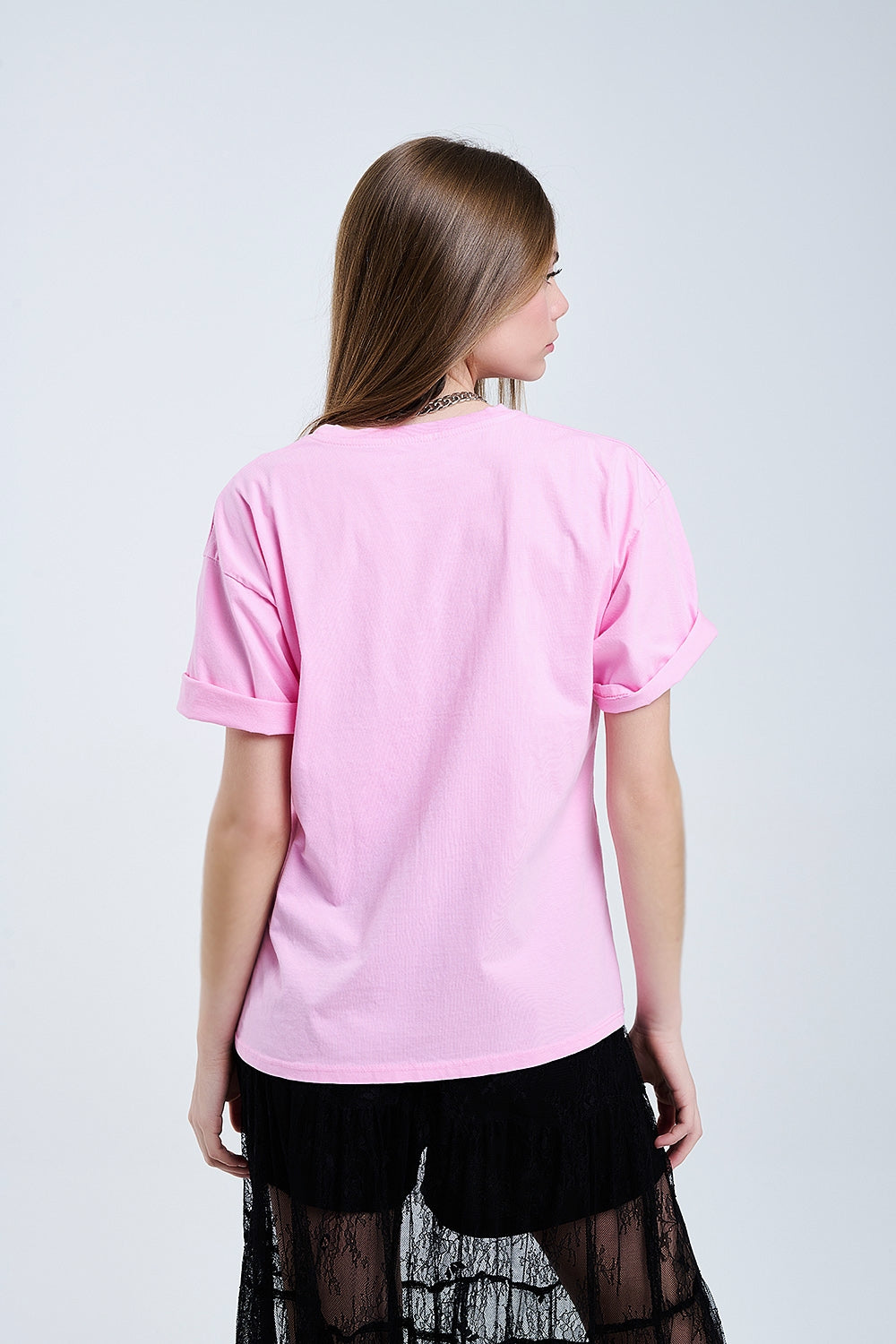 Camiseta gráfica Pink Rebel con estampado de leopardo en la lengüeta Q2