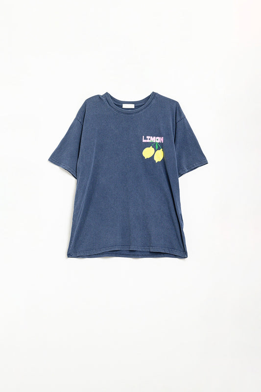 Q2 camiseta relajada azul marino con estampado de limones