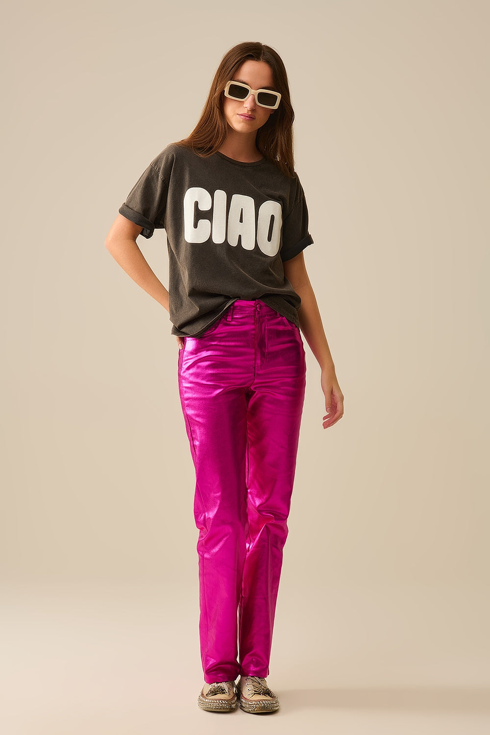 Camiseta relajada negra lavada CIAO con letras blancas Q2