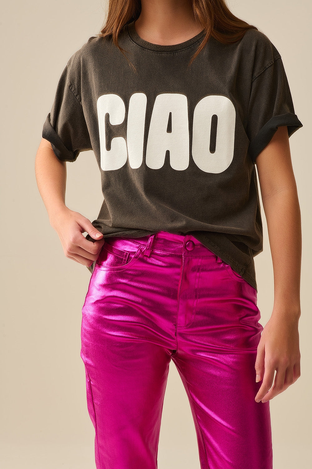 Camiseta relajada negra lavada CIAO con letras blancas Q2