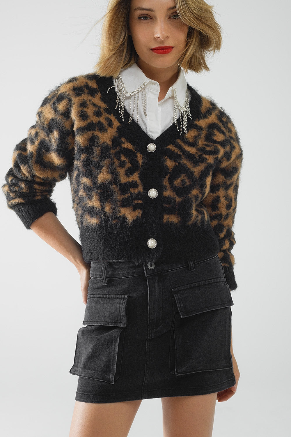Cárdigan con estampado de leopardo confeccionado en tejido de punto con lana en color Camel Q2