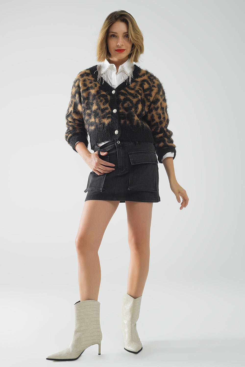 Cárdigan con estampado de leopardo confeccionado en tejido de punto con lana en color Camel Q2