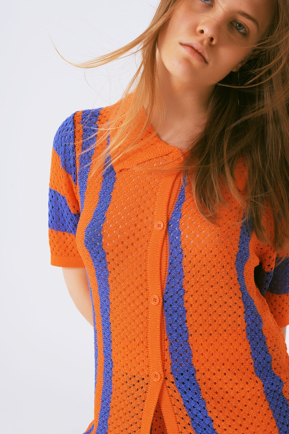 Cardigan de punto de crochet a rayas naranja Q2