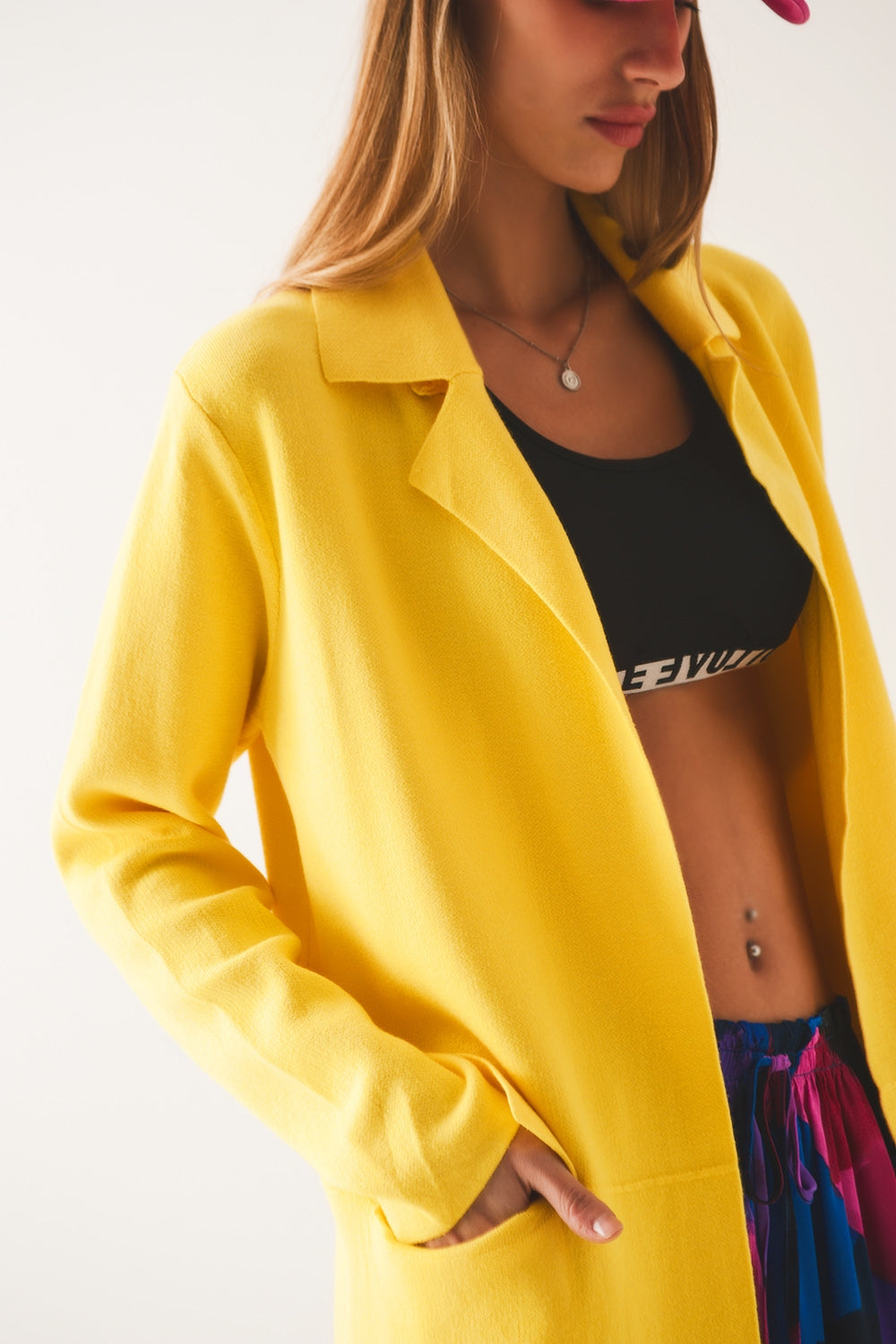 Cardigan extra grande en amarillo con solapas Q2