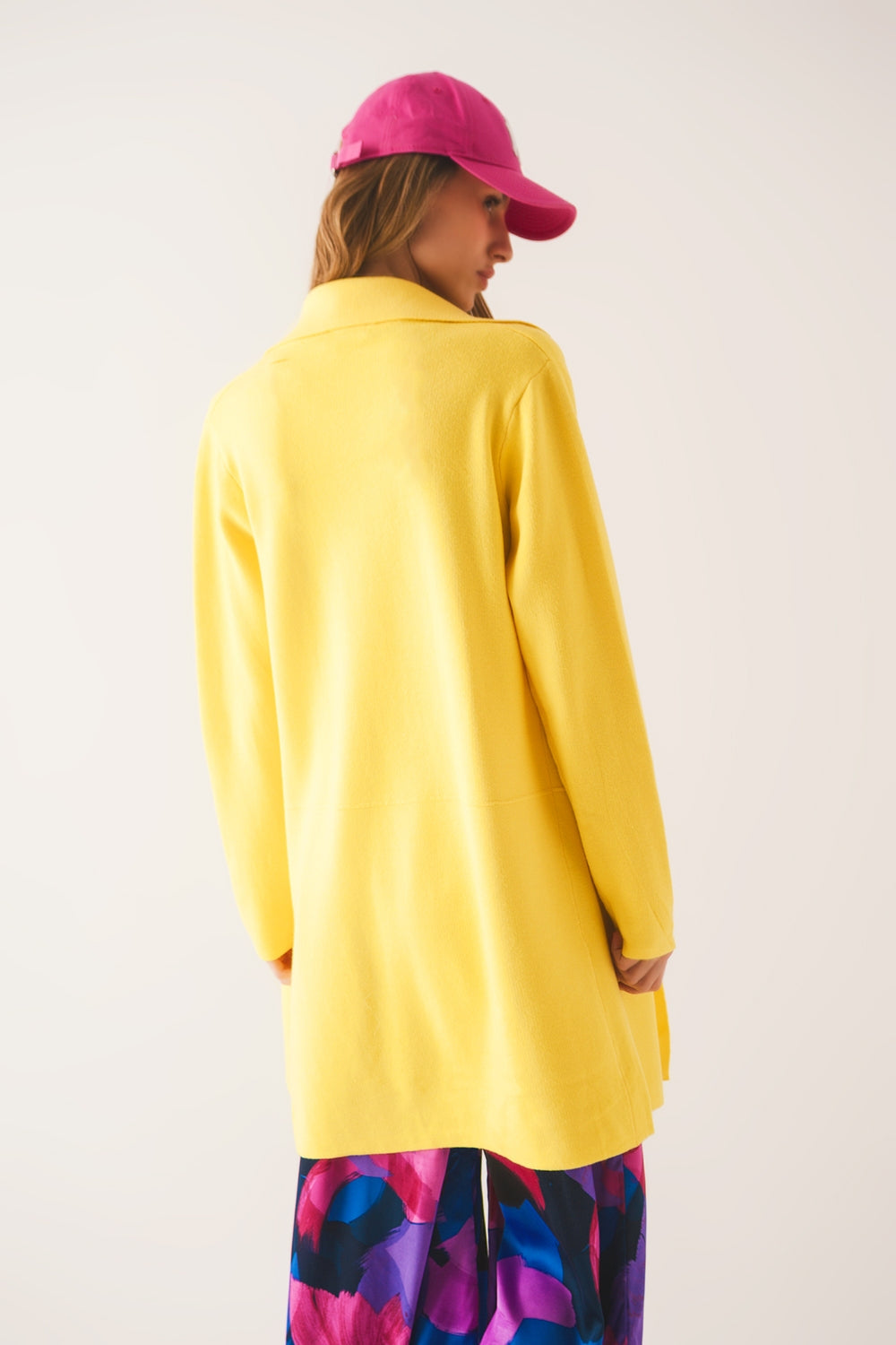 Cardigan extra grande en amarillo con solapas Q2
