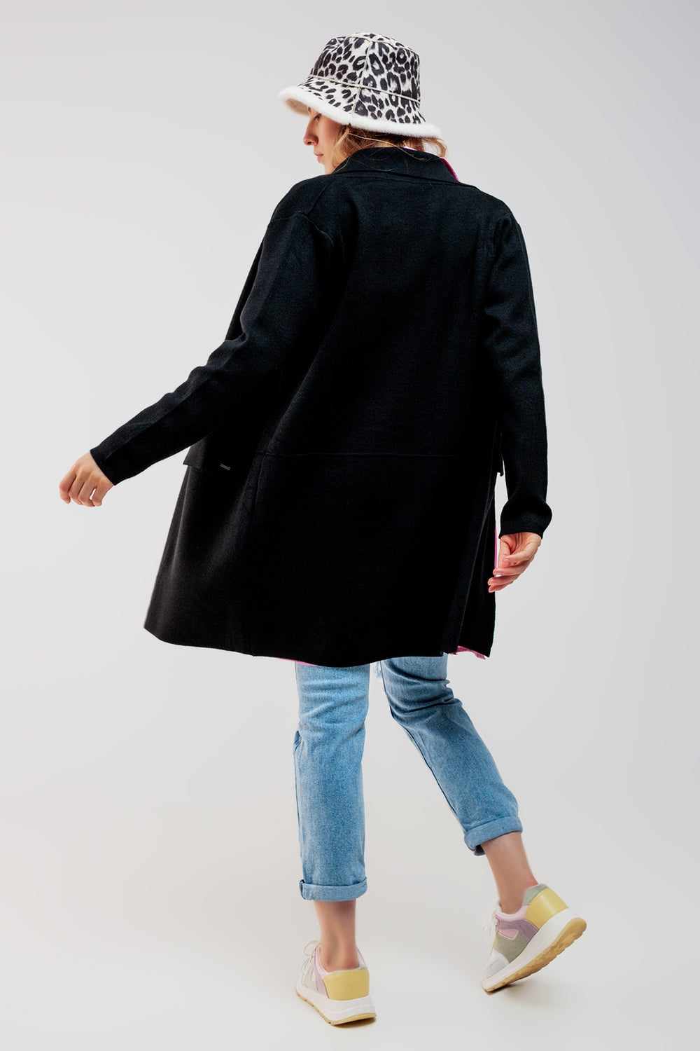 Cardigan extra grande en negro con solapas Q2