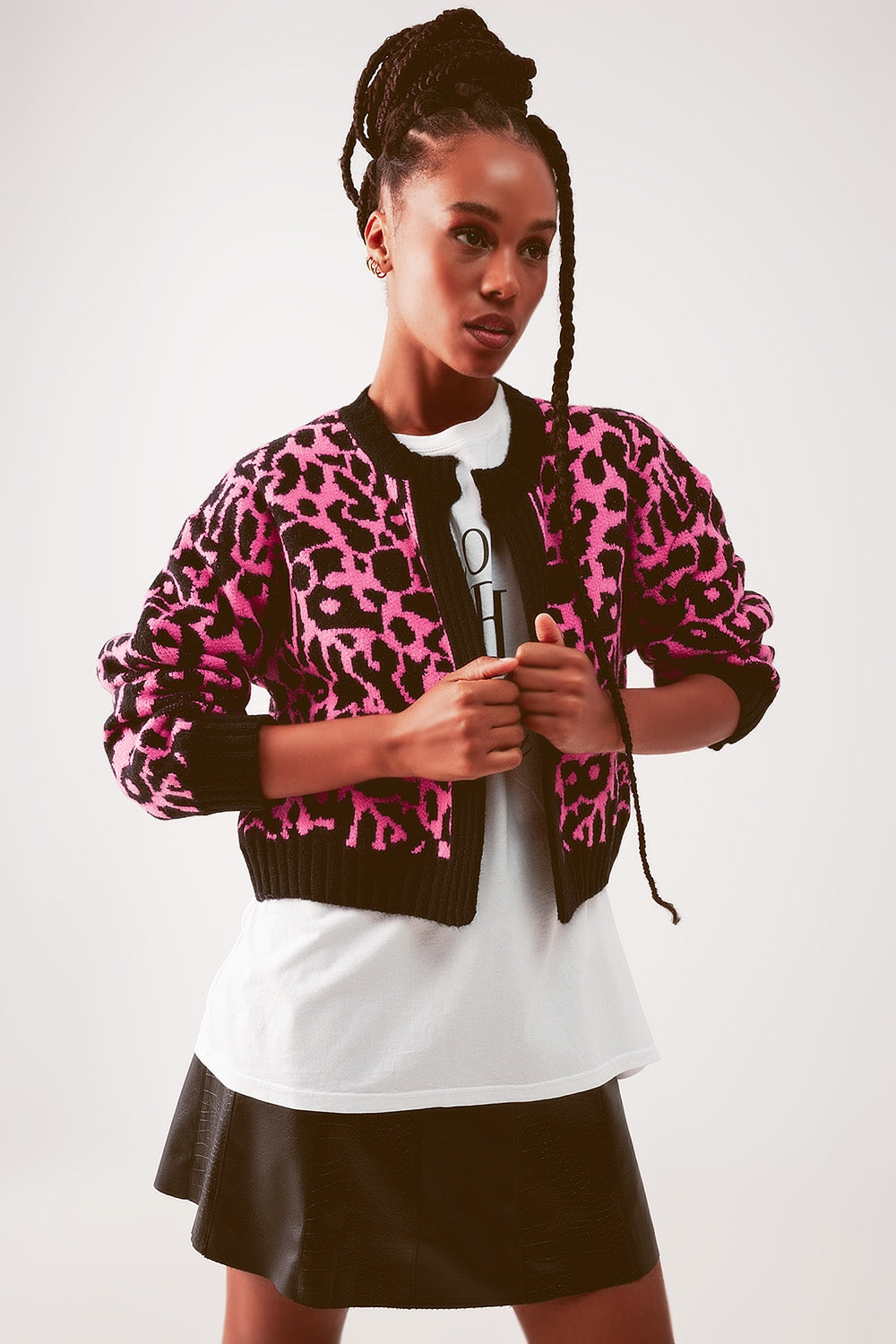 Q2 Cardigan fucsia con diseño animal