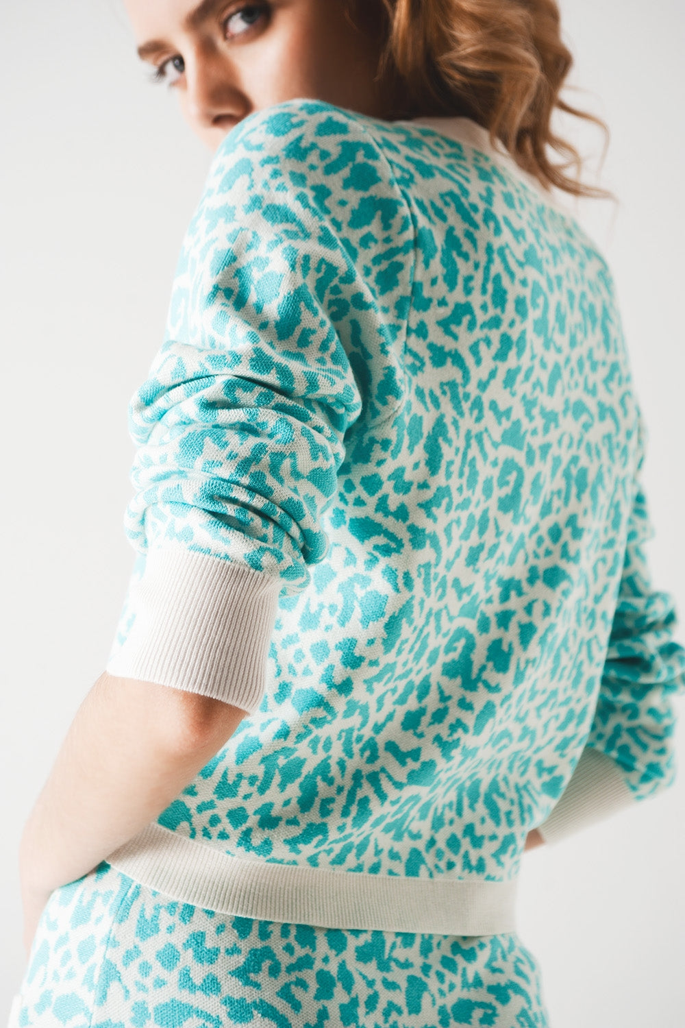 Cárdigan ligero en estampado animal turquesa Q2