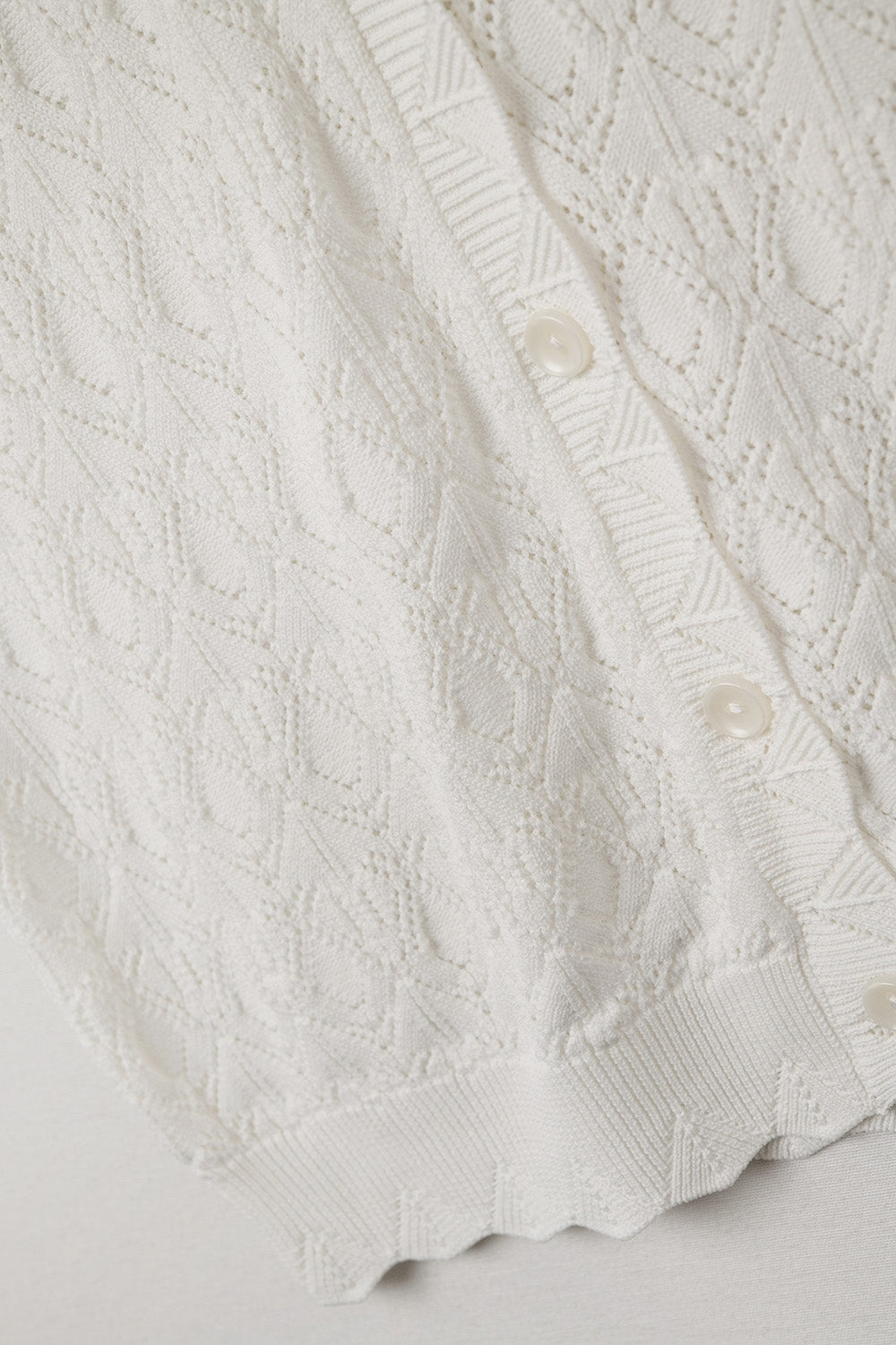Chaleco de Punto Pointelle con Bordes Festoneados en Blanco Q2