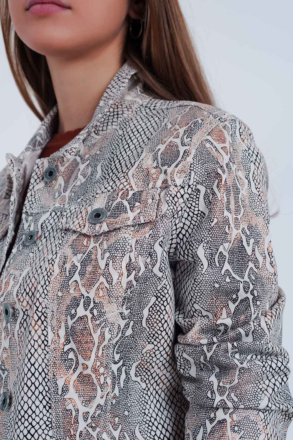 Chaqueta con estampado de efecto piel de serpiente Q2