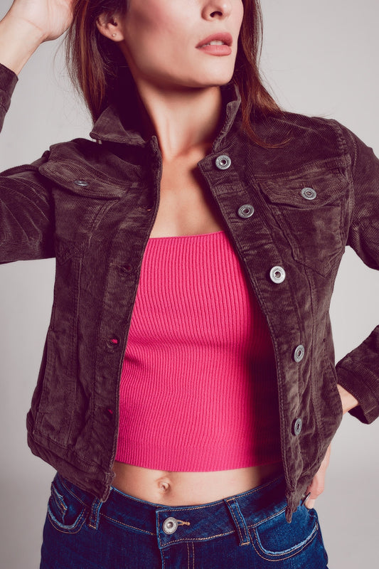 Q2 Chaqueta de pana de color marron