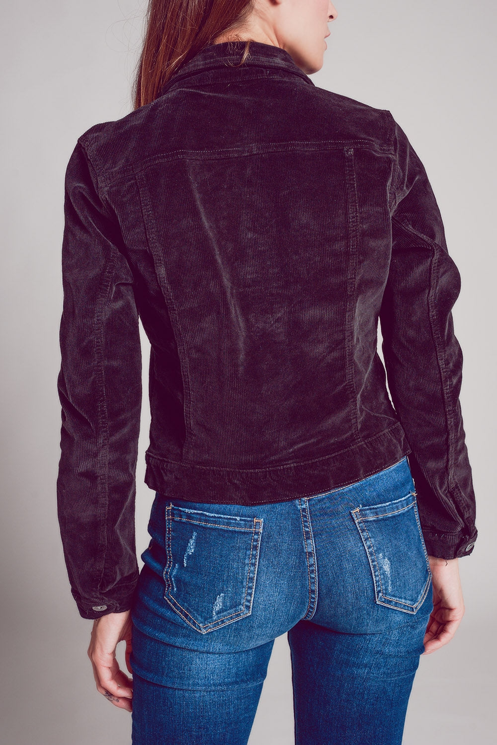 Chaqueta de pana de color negro Q2