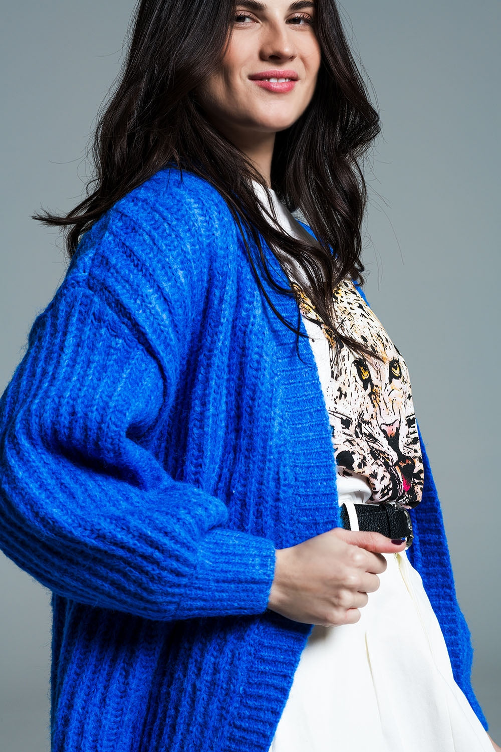 Chaqueta de punto grueso con manga 3/4 en azul real Q2