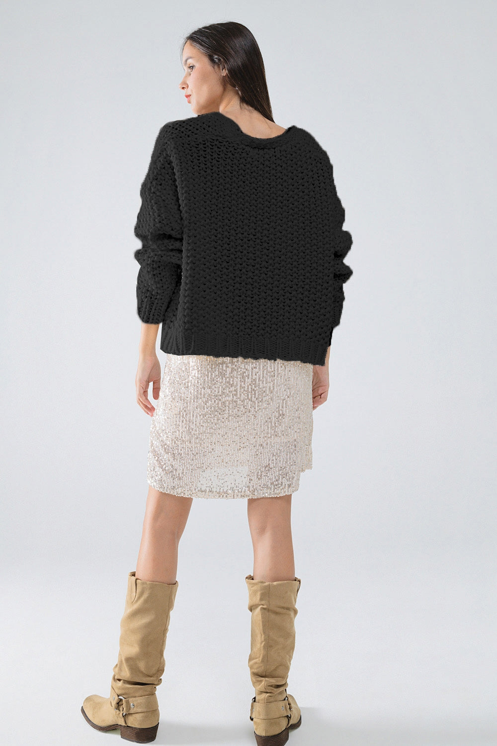 Chaqueta negra oversize de punto grueso con bolsillos Q2
