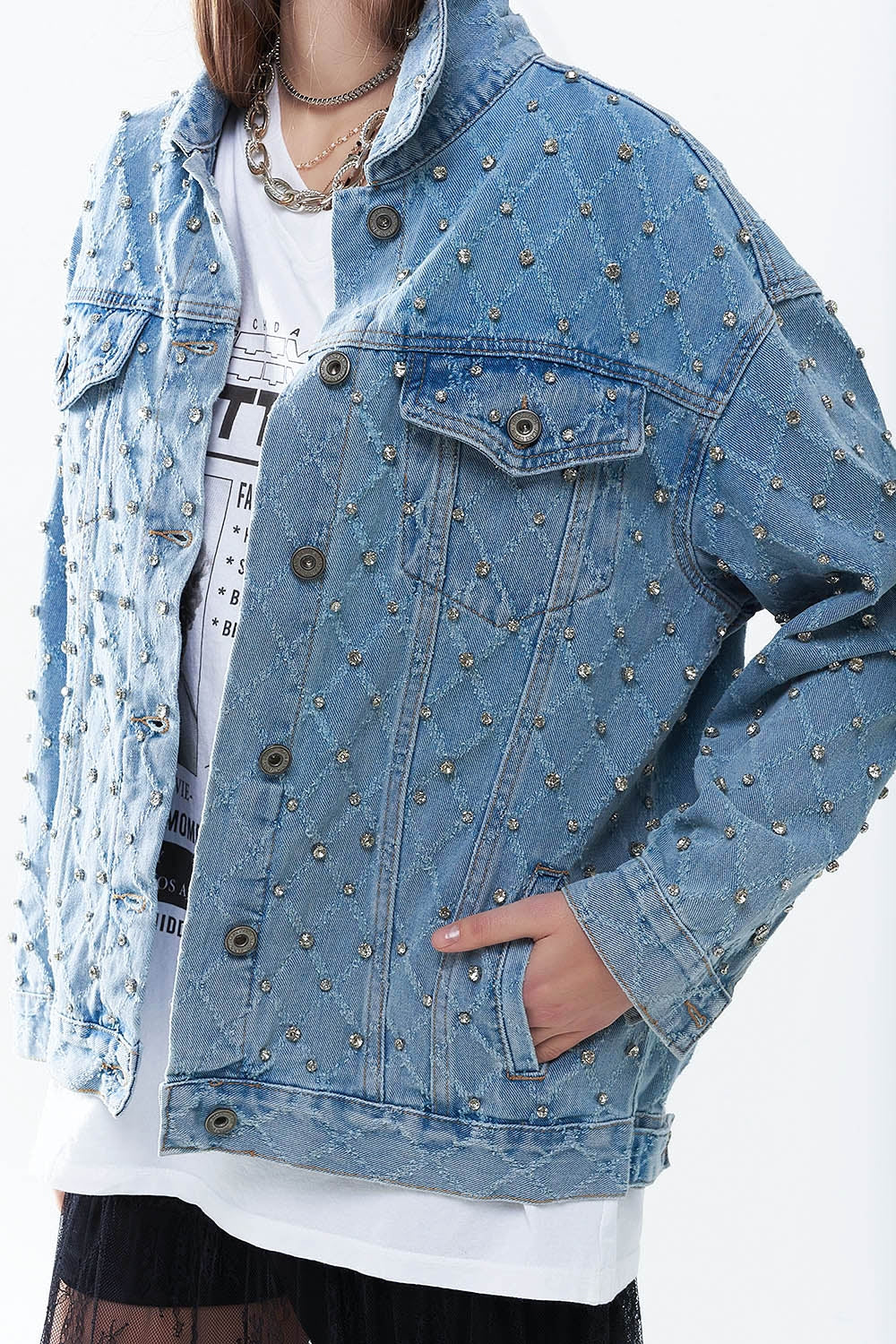 Chaqueta vaquera ancha con pedrería en estampado de rombos Q2