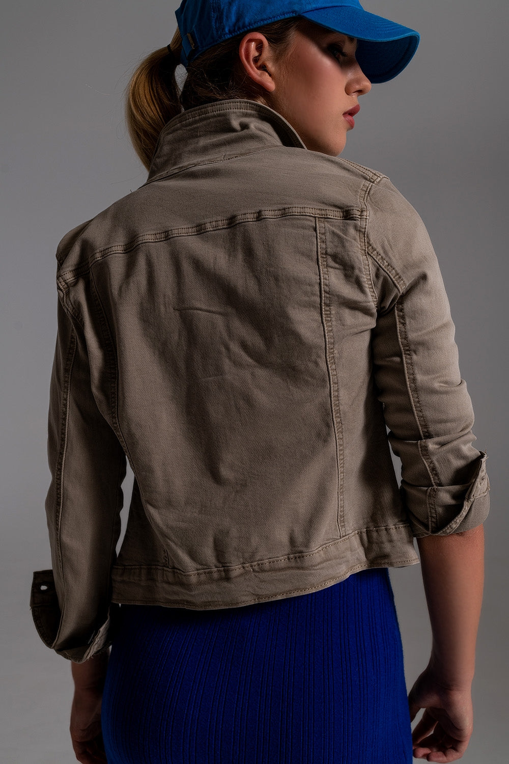 Chaqueta vaquera básica con bolsillos en Beige Q2