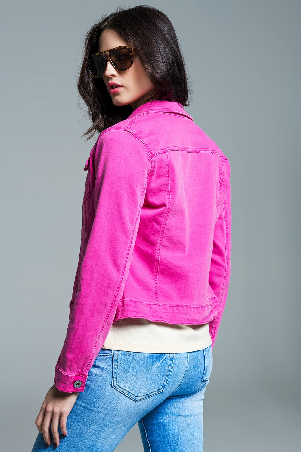 Chaqueta vaquera básica con bolsillos en rosa Q2