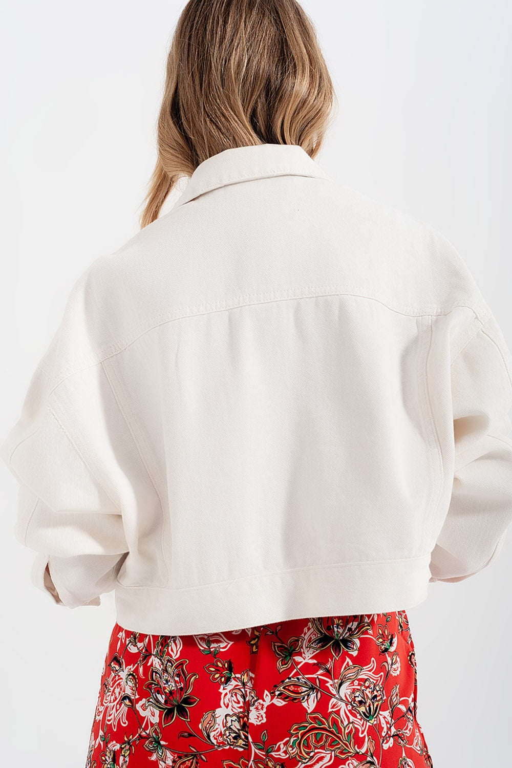 Chaqueta vaquera blanco con flecos de strass Q2