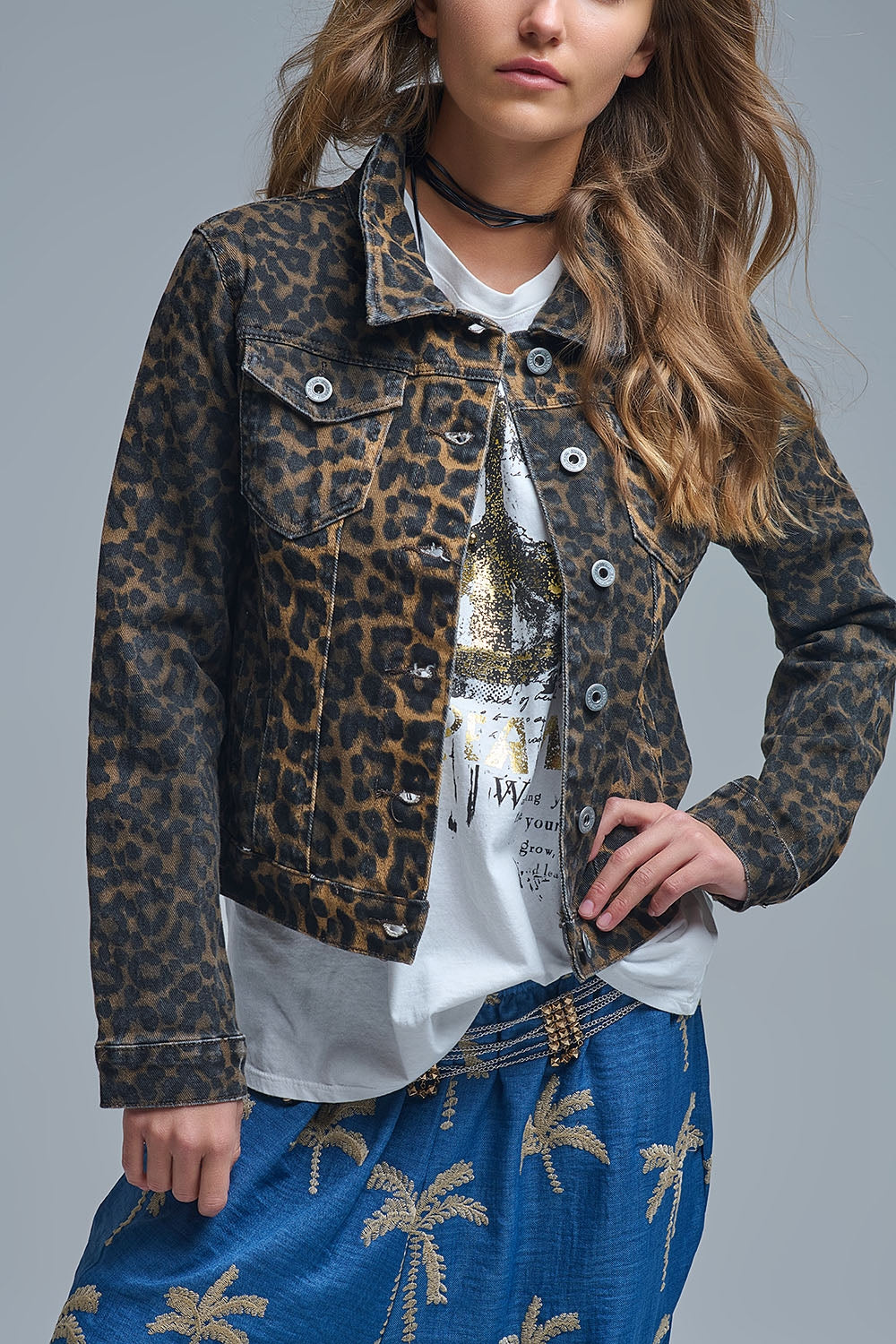 Chaqueta vaquera con estampado de leopardo en tejido vaquero Q2