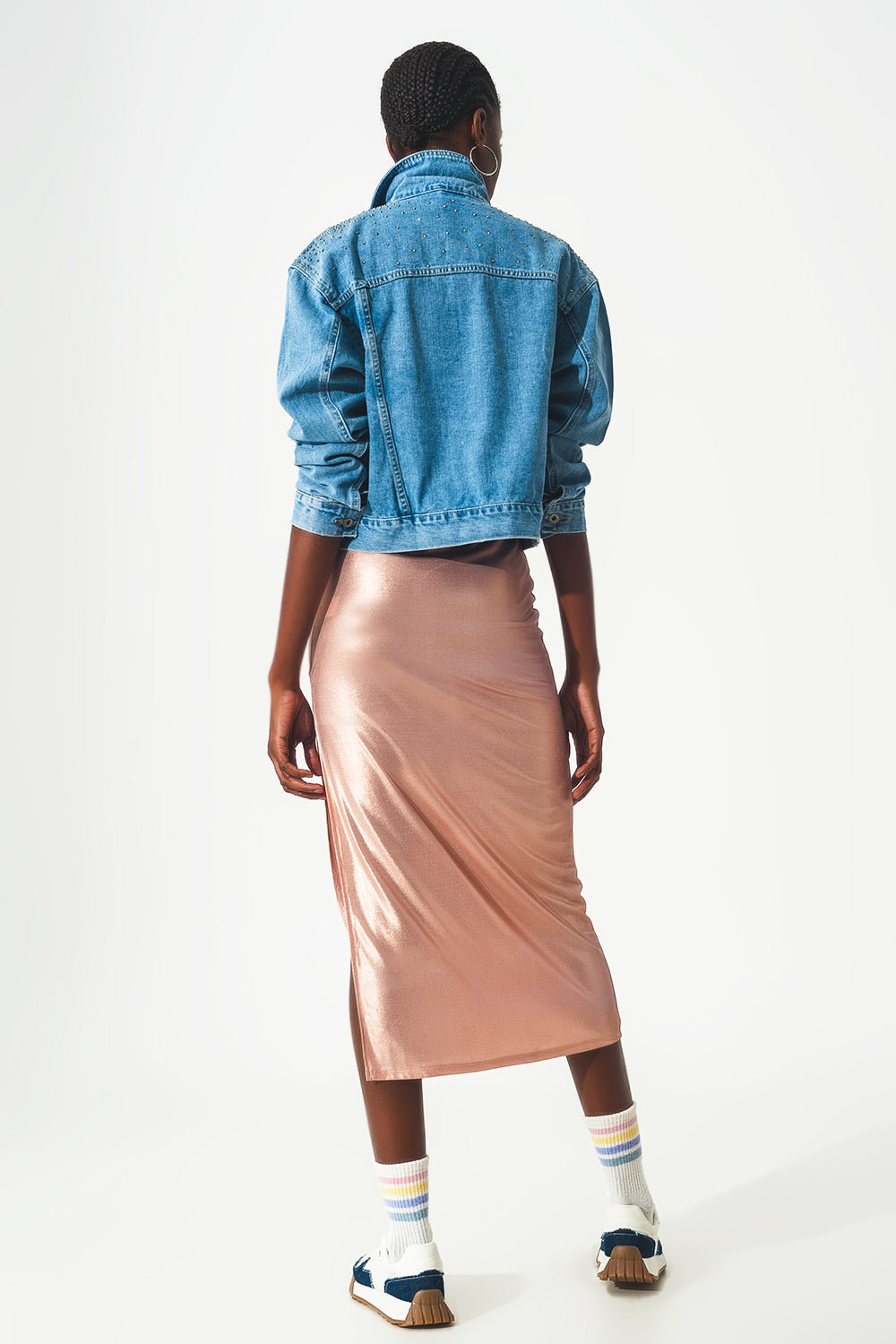 Chaqueta vaquera con tachuelas en azul Q2