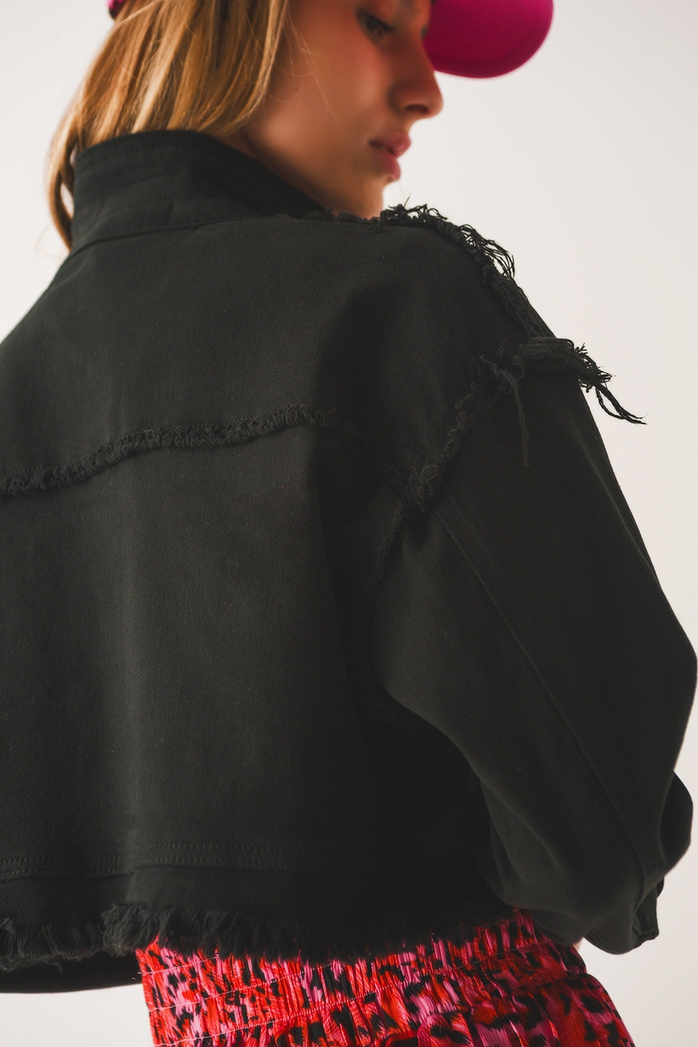 Chaqueta vaquera corta negra Q2
