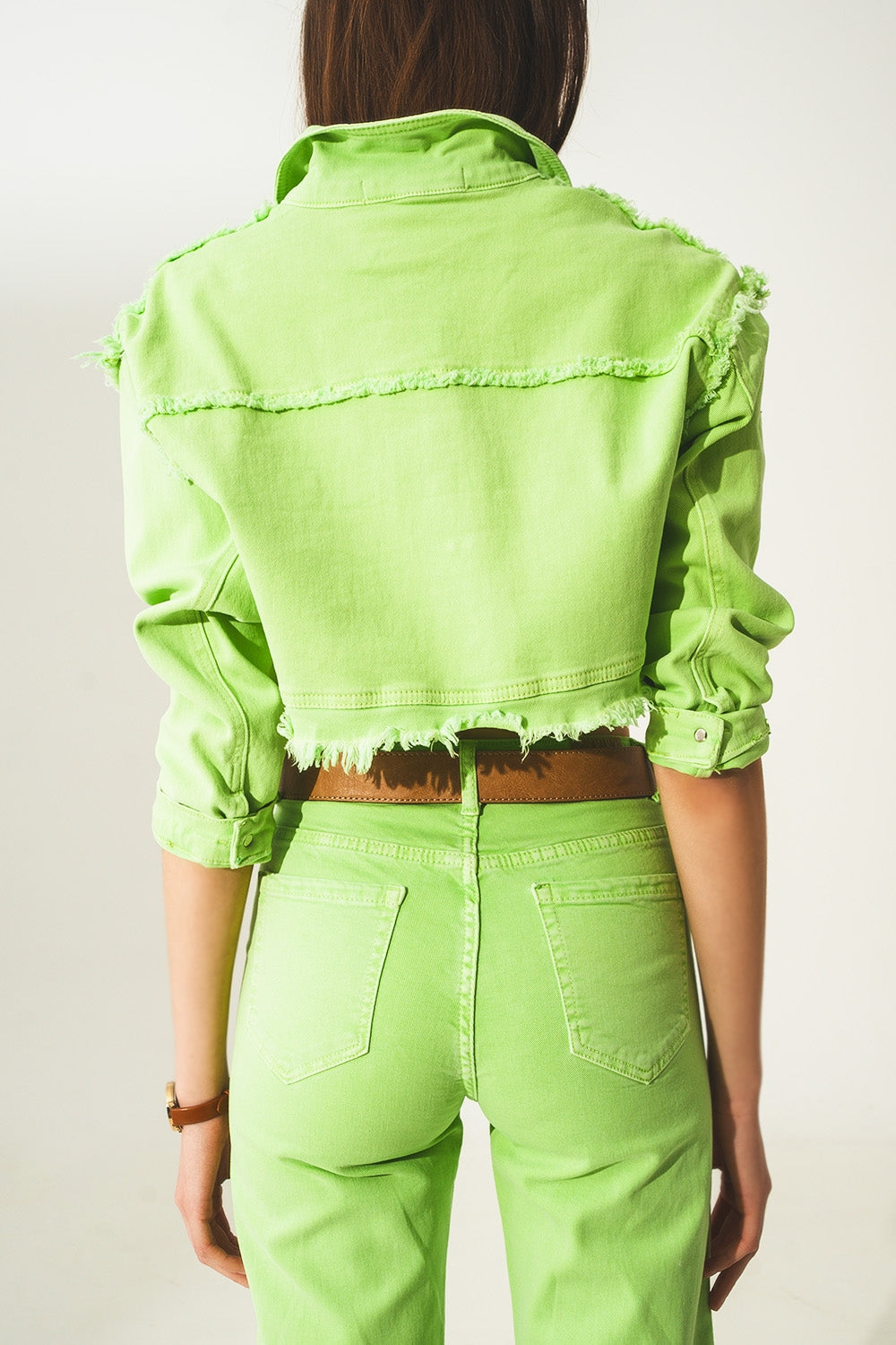 Chaqueta vaquera corta verde acido Q2