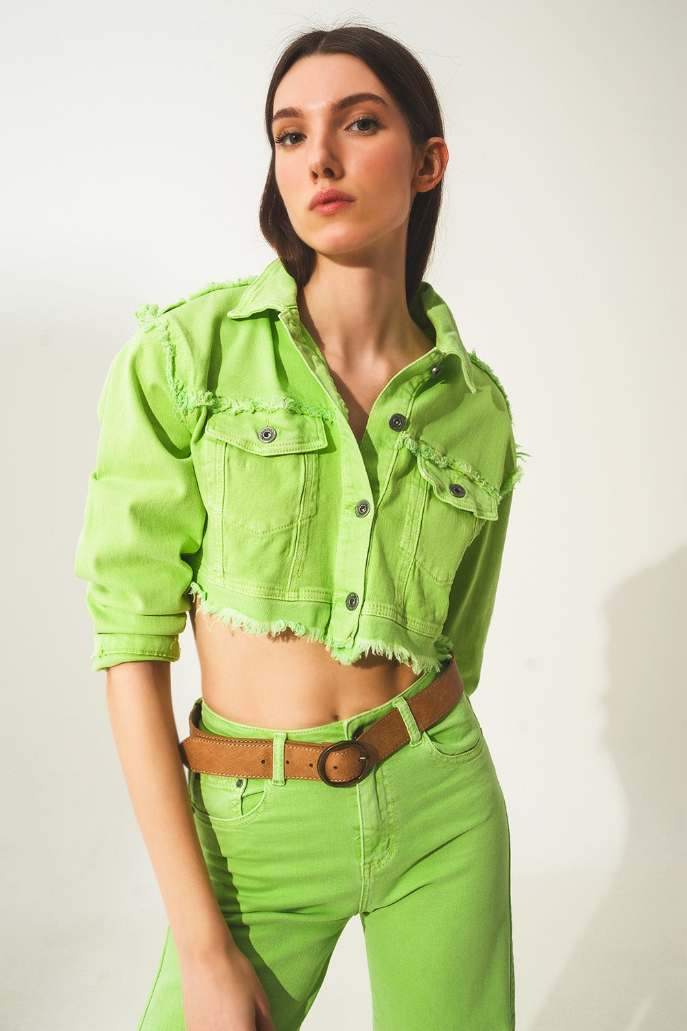 Chaqueta vaquera corta verde acido Q2