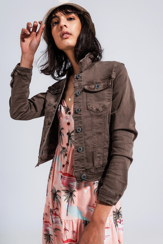 Q2 Chaqueta vaquera de corte slim en color chocolate