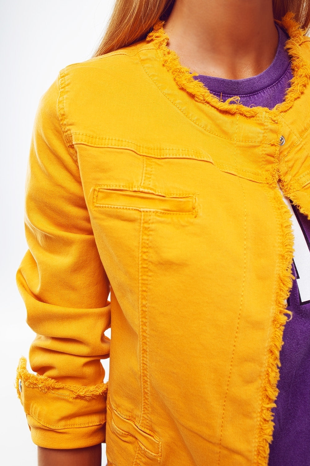 Chaqueta vaquera Frayed Ends en amarillo Q2