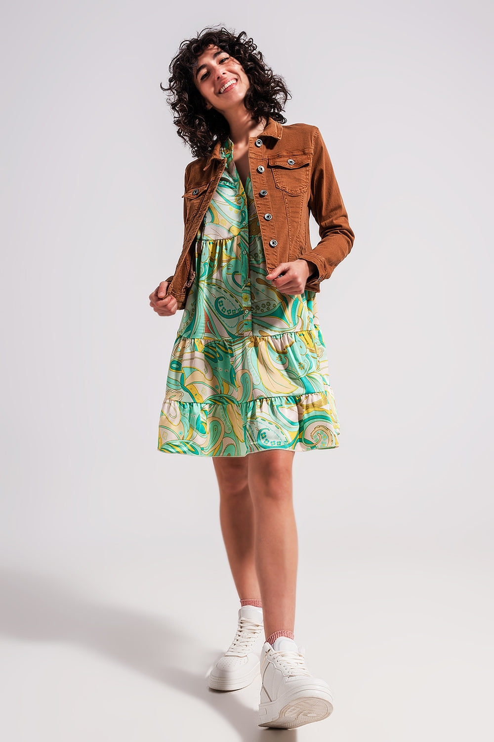 Chaqueta vaquera marron de corte slim Q2